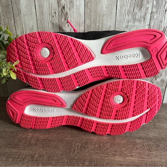 Reebok Women's Black and Pink Running Shoes 7 - Picture 9 of 9
